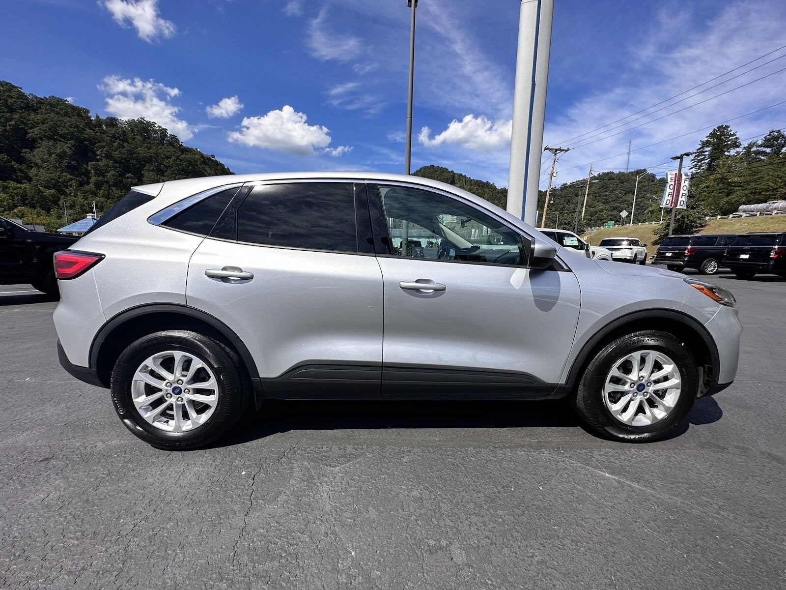 2020 Ford Escape SE