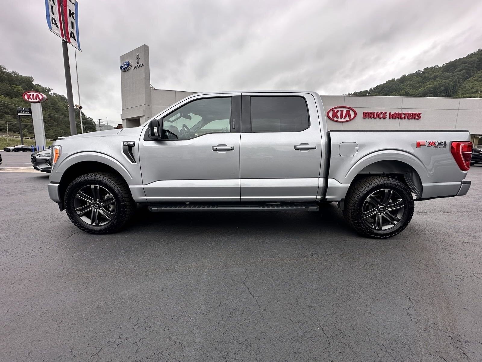 2022 Ford F-150 4x4 SuperCrew XLT
