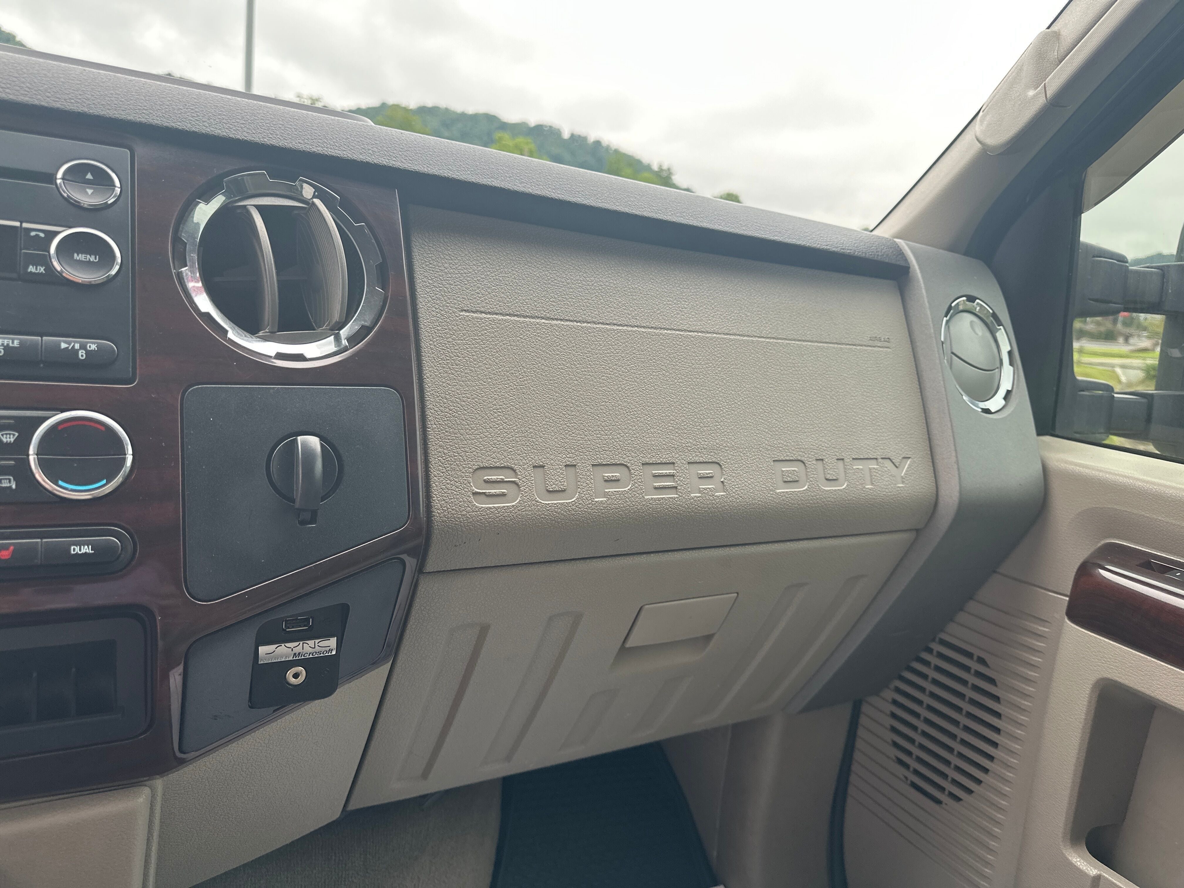 2010 Ford Super Duty F-250 SRW Lariat