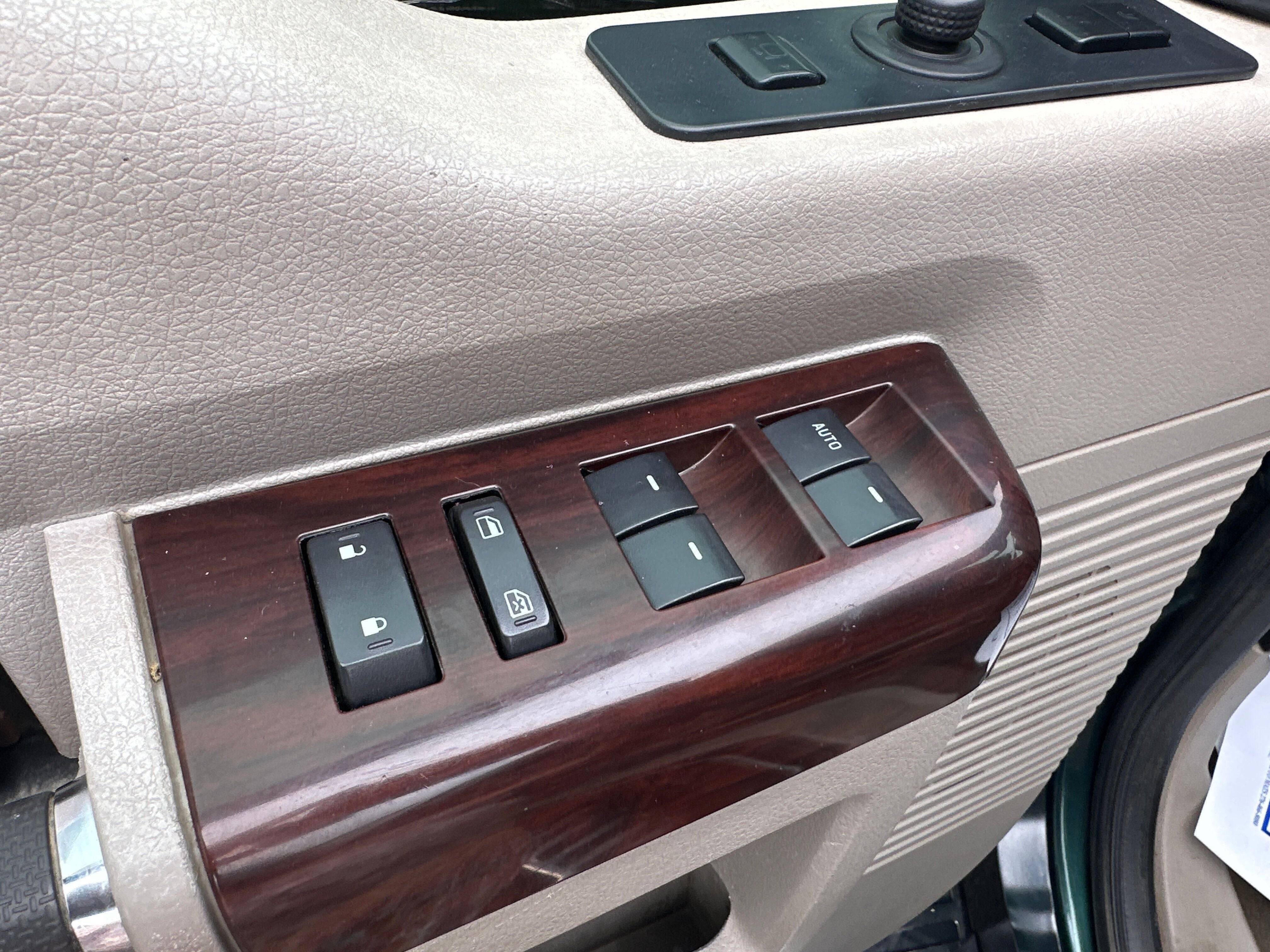 2010 Ford Super Duty F-250 SRW Lariat