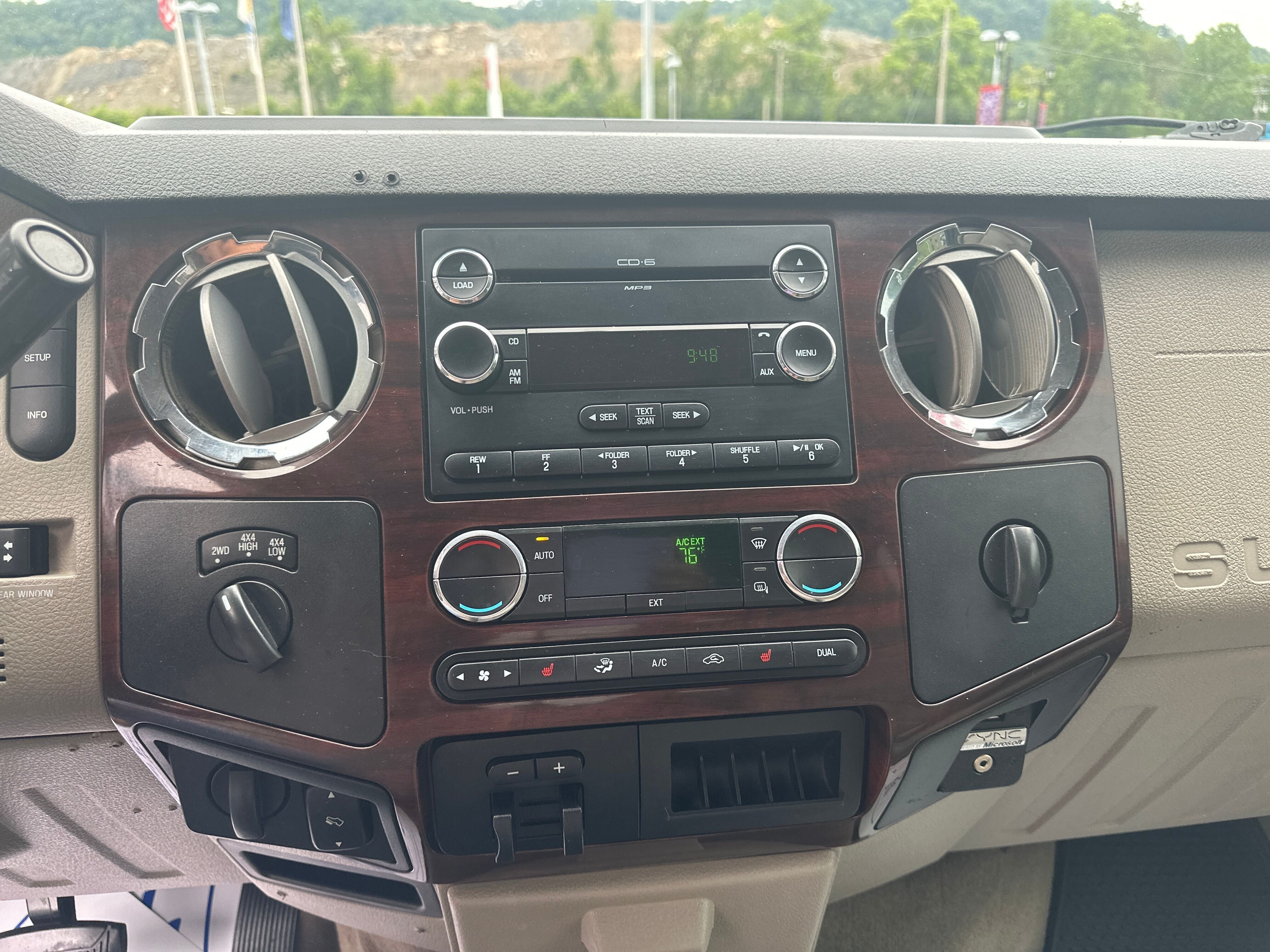 2010 Ford Super Duty F-250 SRW Lariat