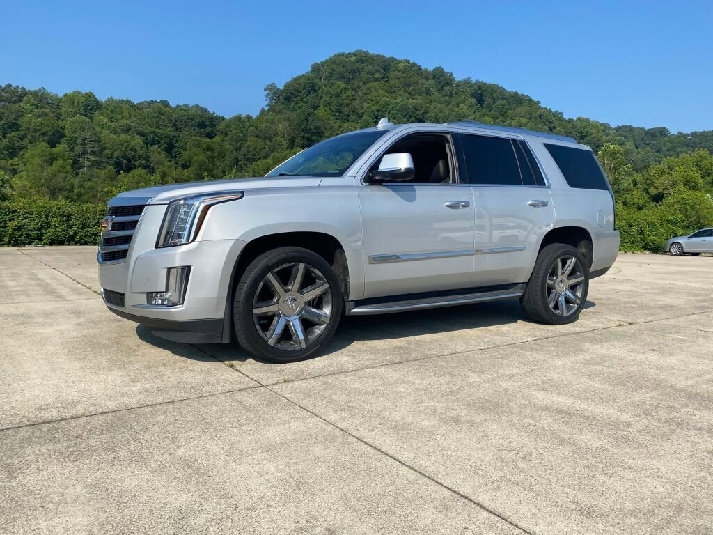 2016 Cadillac Escalade Luxury Collection