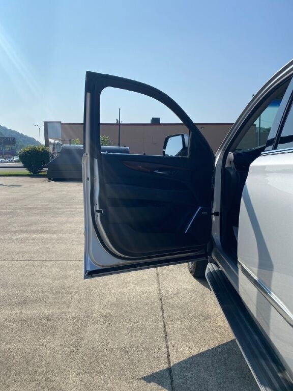 2016 Cadillac Escalade Luxury Collection