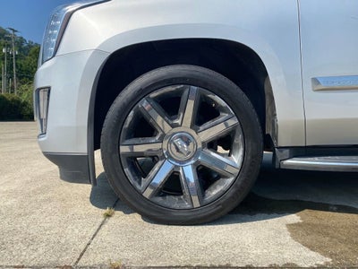 2016 Cadillac Escalade Luxury Collection