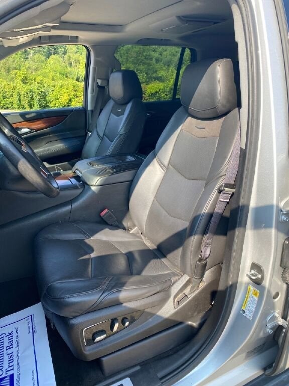 2016 Cadillac Escalade Luxury Collection