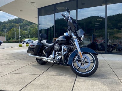 2017 HARLEY DAVIDSON MOTORCYCLE Base