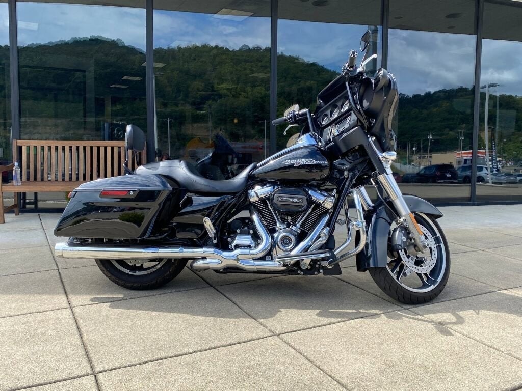 2017 HARLEY DAVIDSON MOTORCYCLE Base