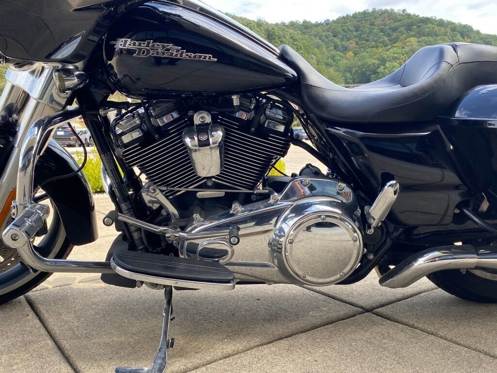 2017 HARLEY DAVIDSON MOTORCYCLE Base