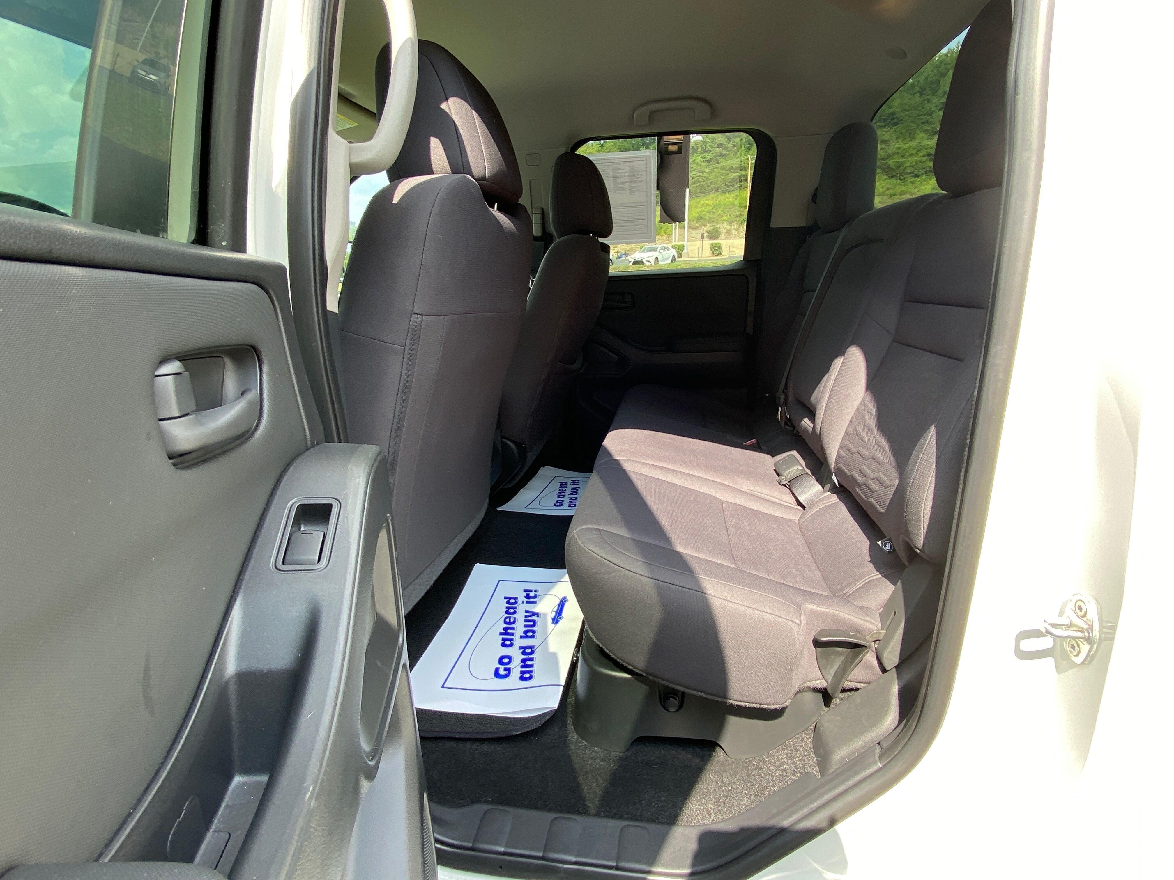 2022 Nissan Frontier S