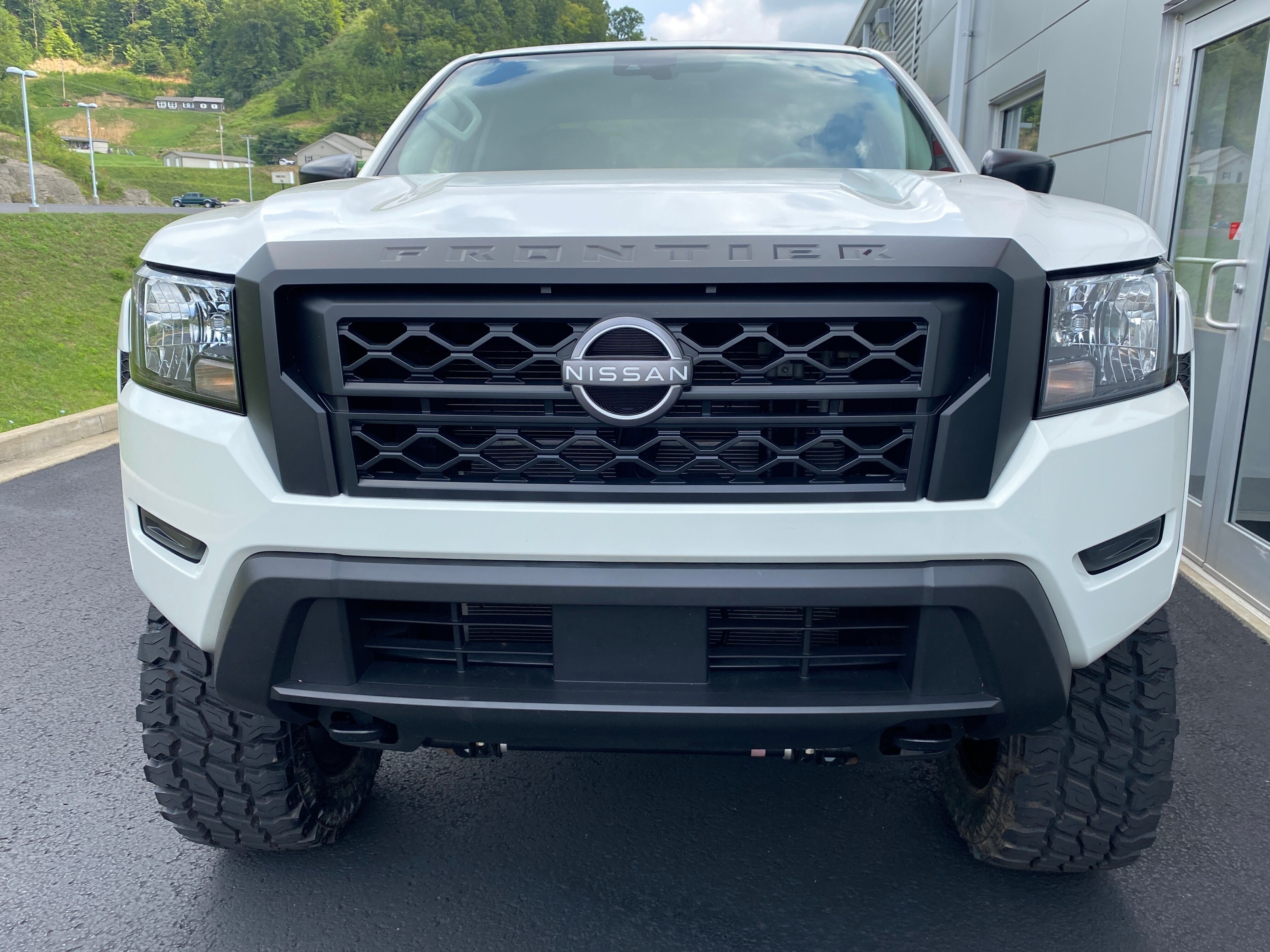 2022 Nissan Frontier S
