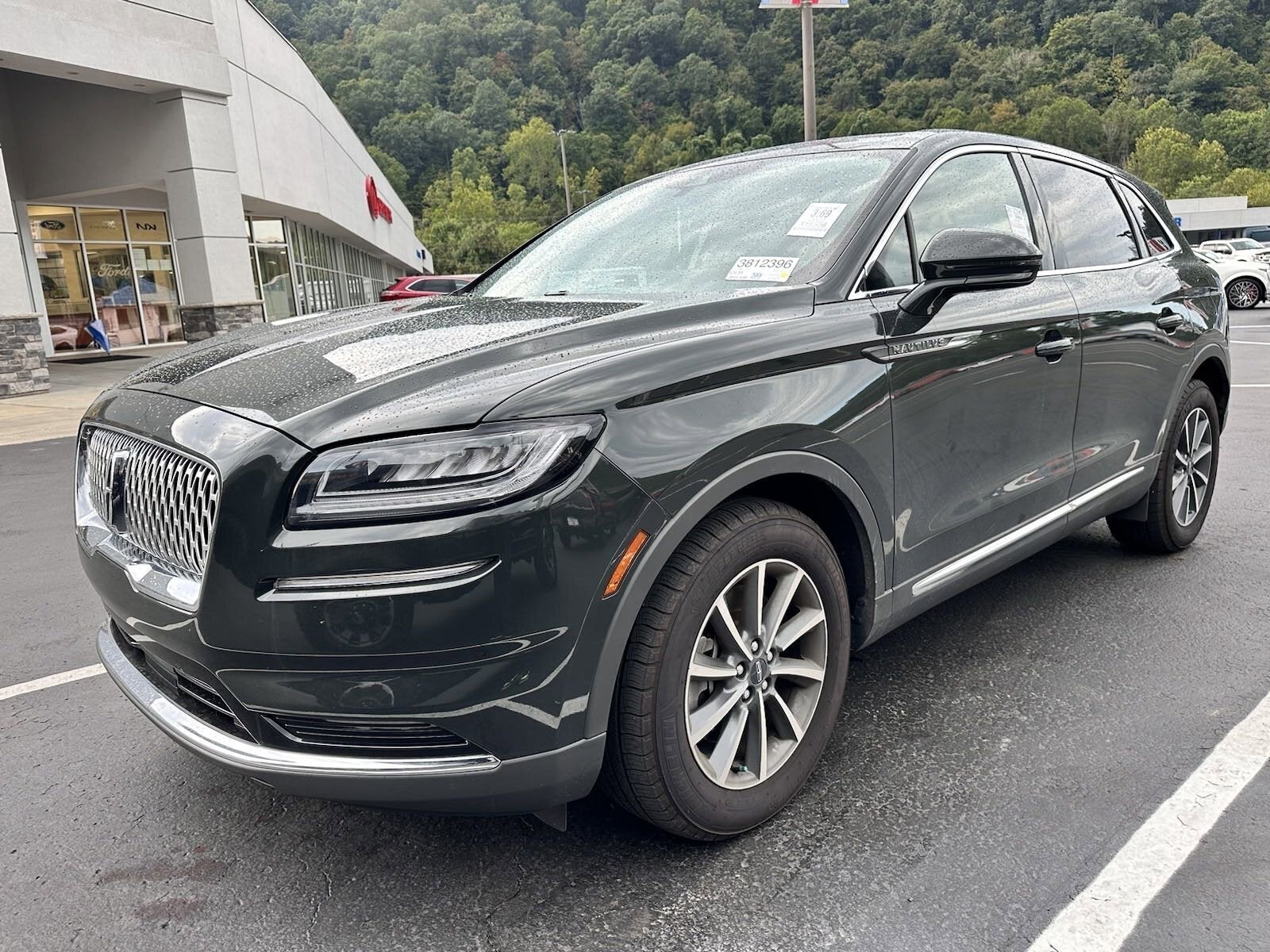 2022 Lincoln Nautilus Standard