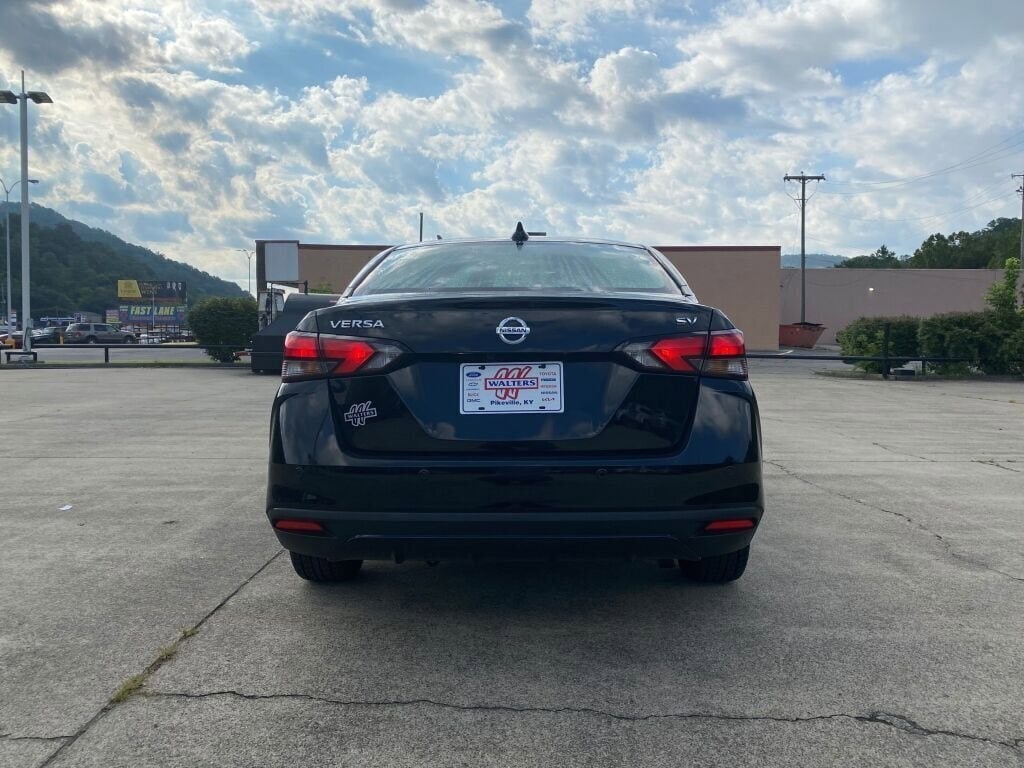 2021 Nissan Versa SV