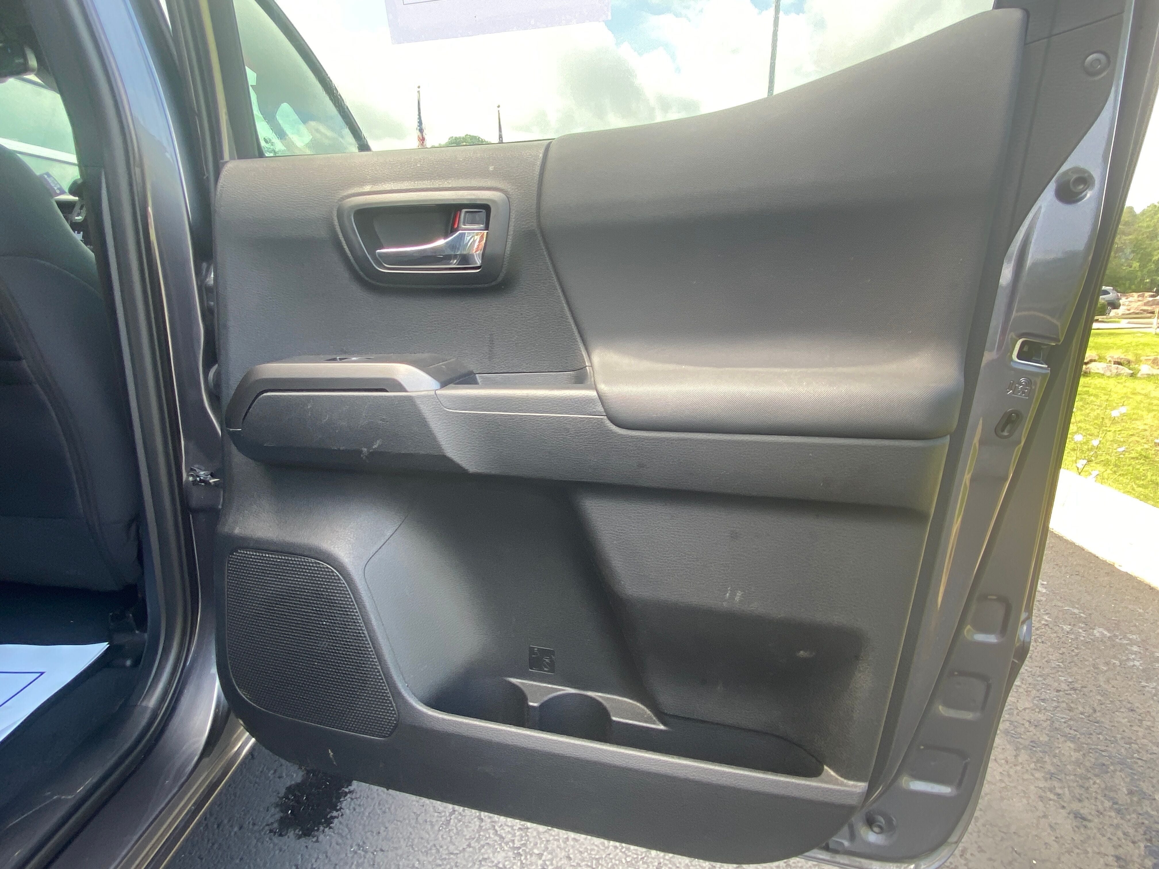 2022 Toyota Tacoma Base