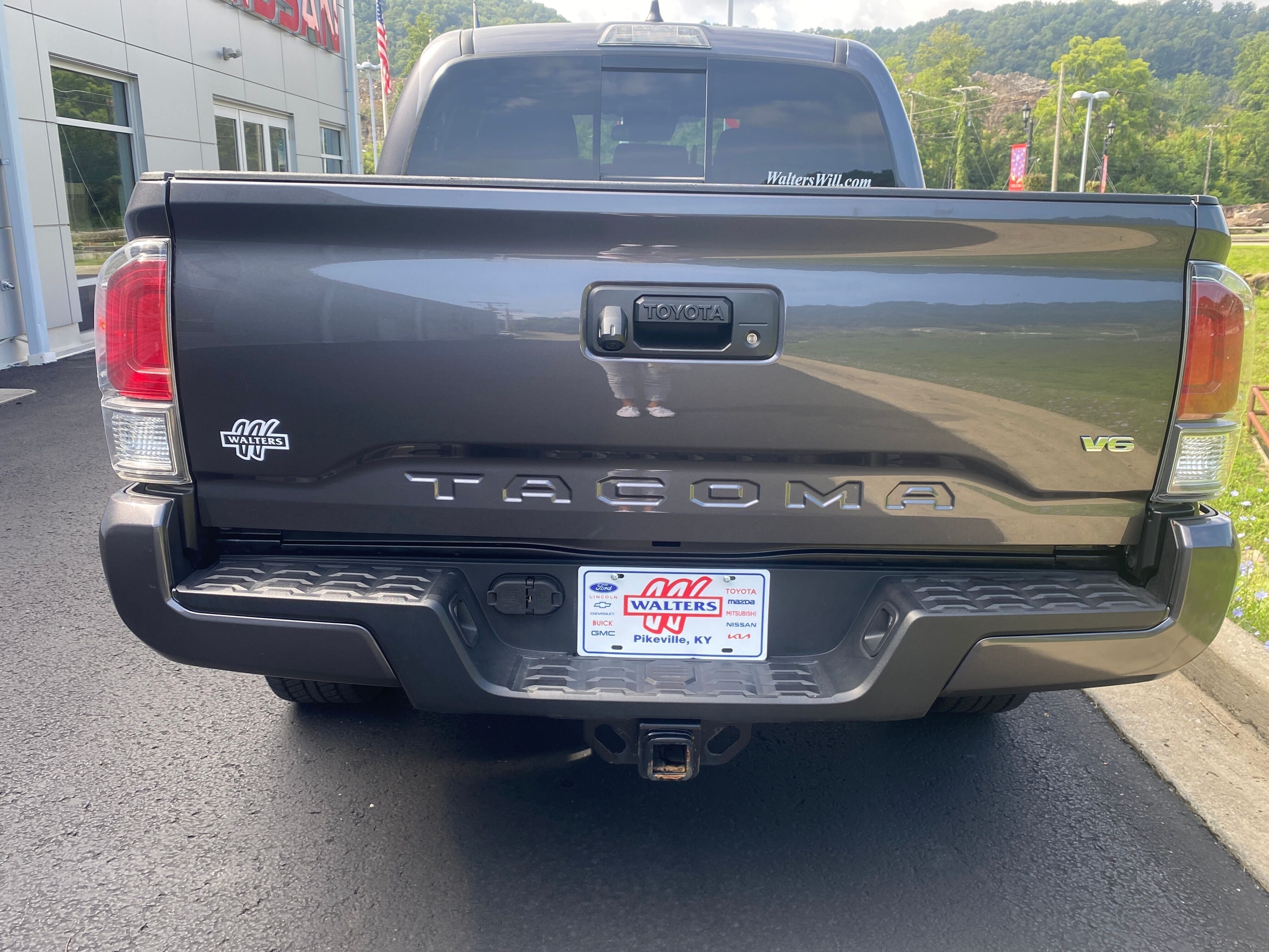 2022 Toyota Tacoma Base