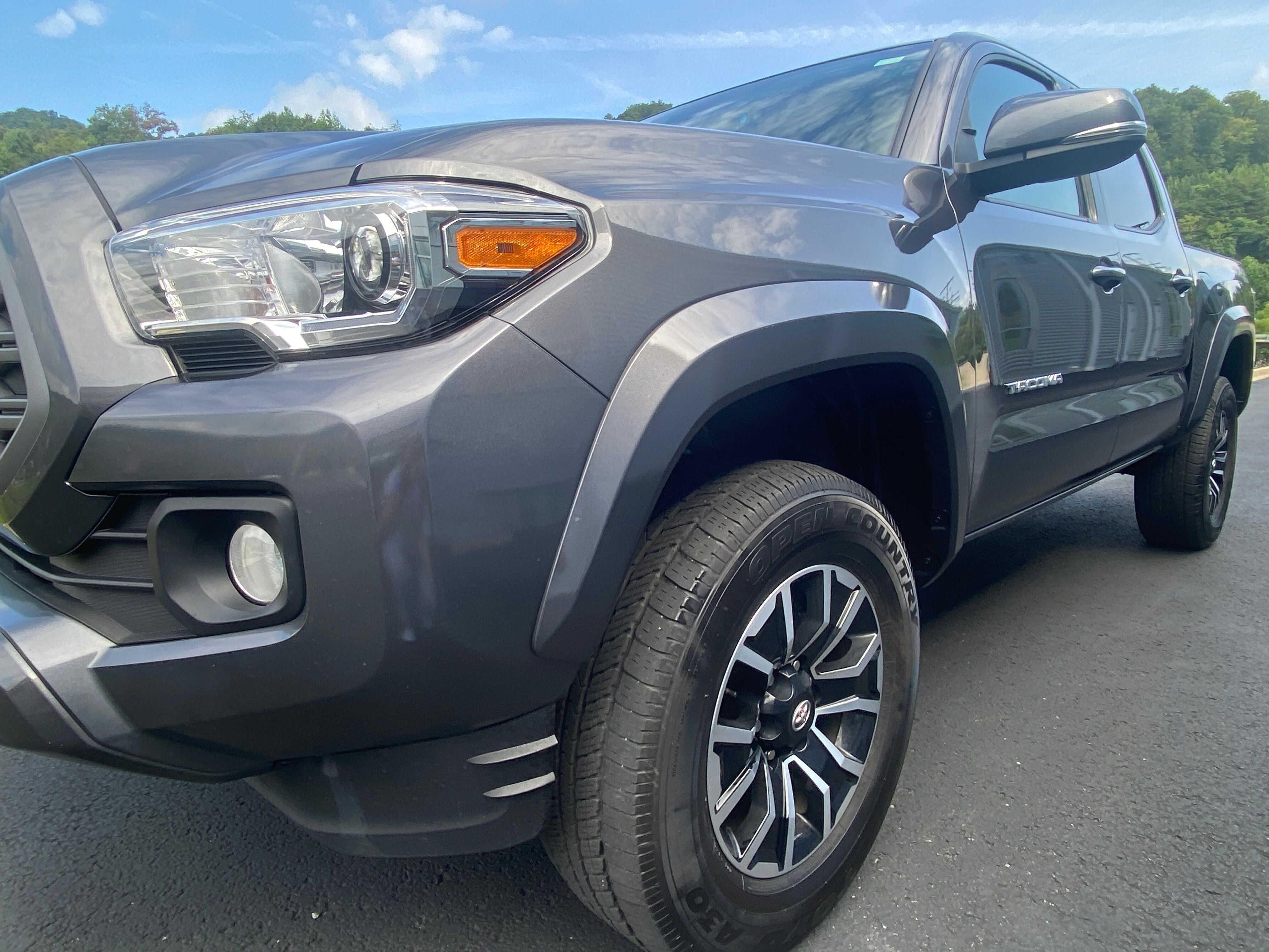 2022 Toyota Tacoma Base