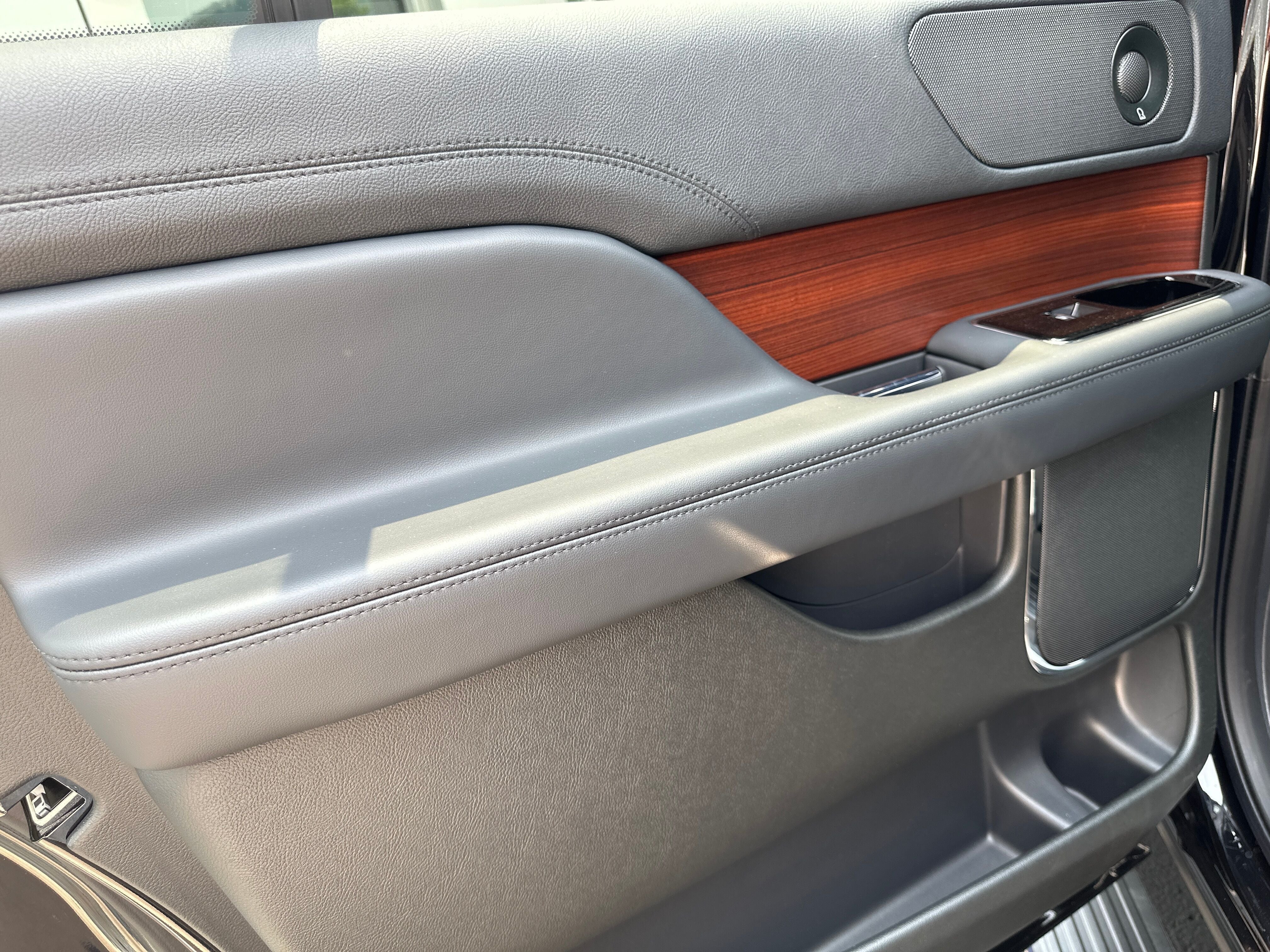 2022 Lincoln Navigator L Reserve