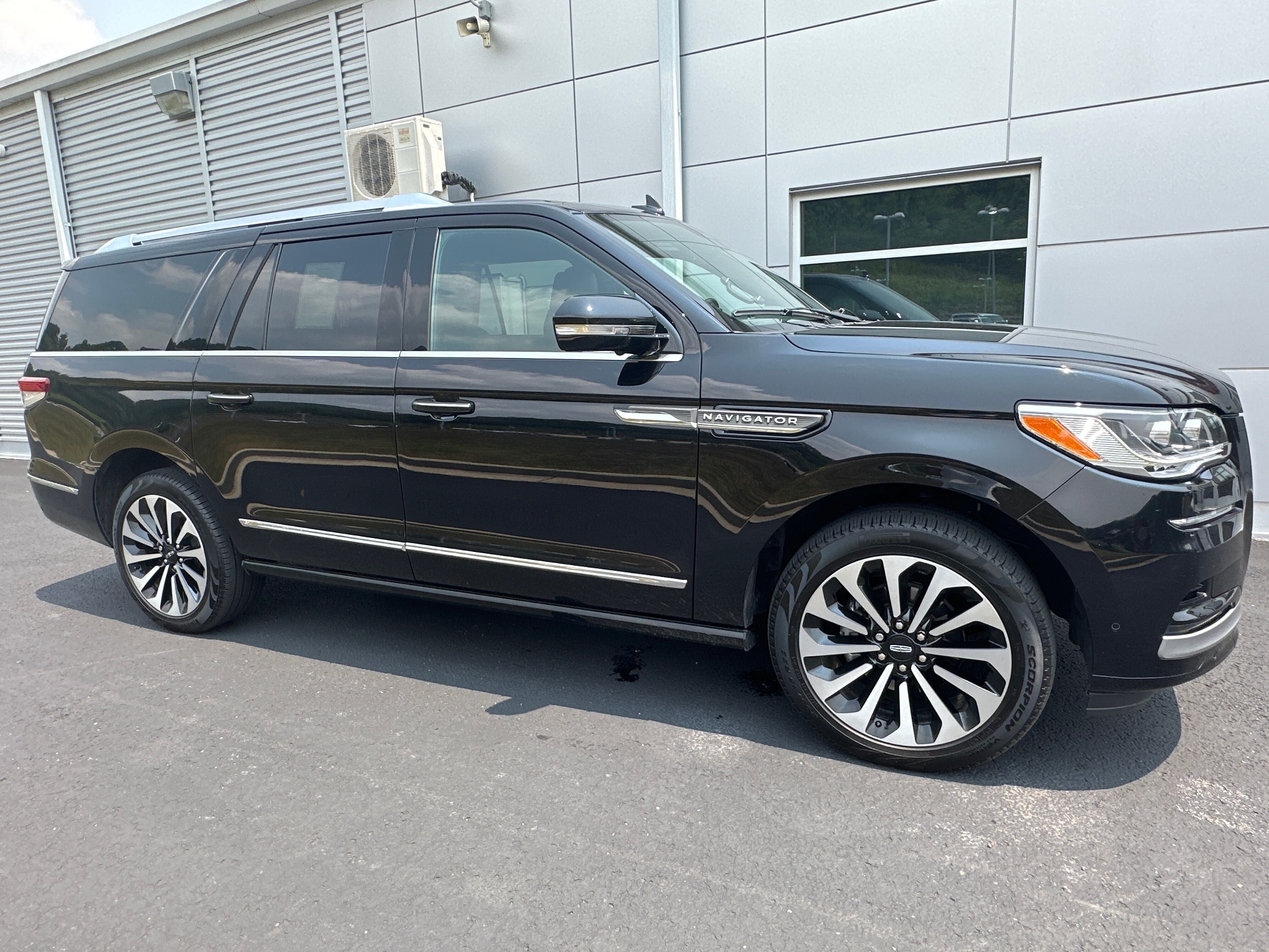 2022 Lincoln Navigator L Reserve