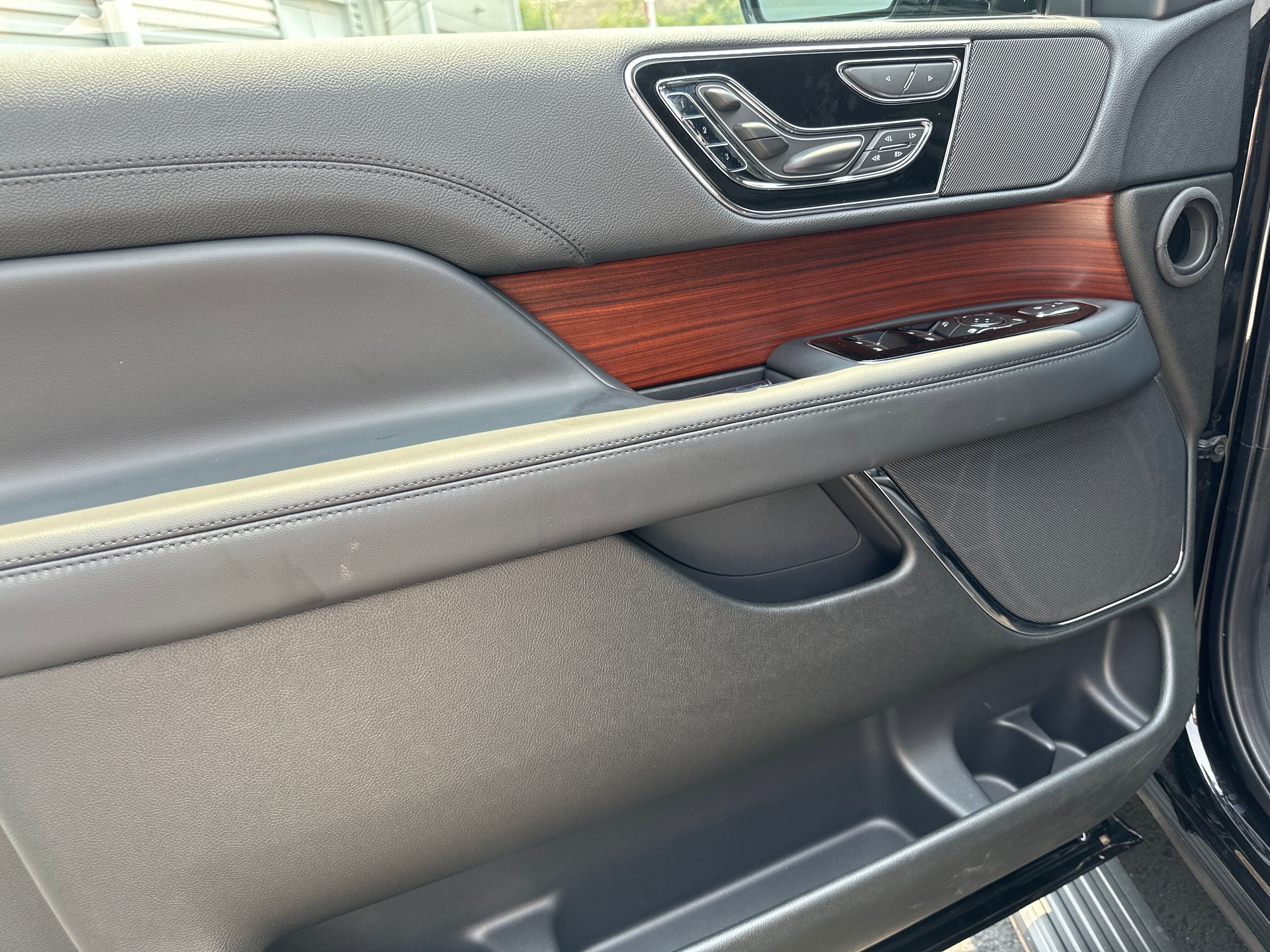 2022 Lincoln Navigator L Reserve