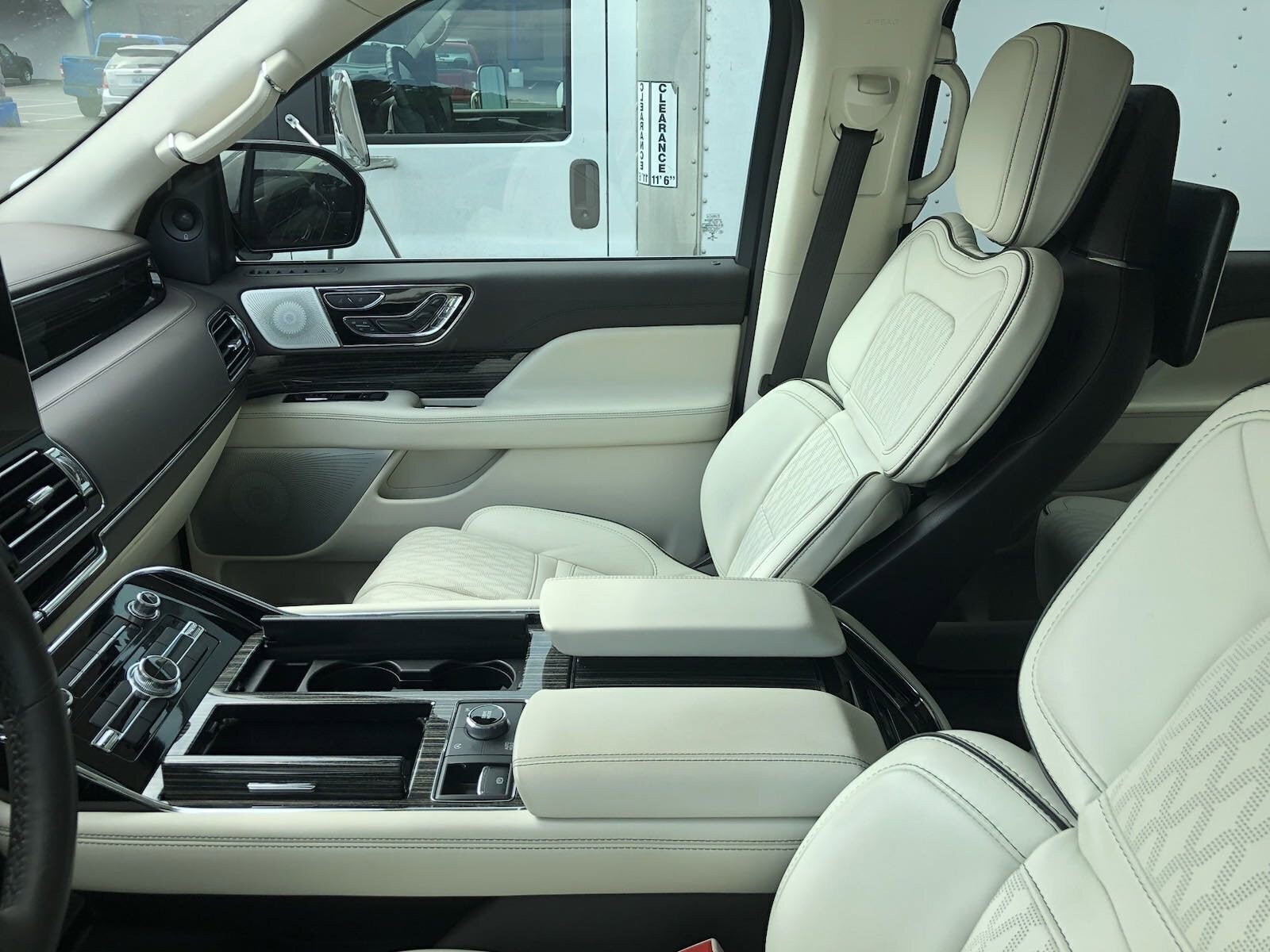 2022 Lincoln Navigator L Black Label