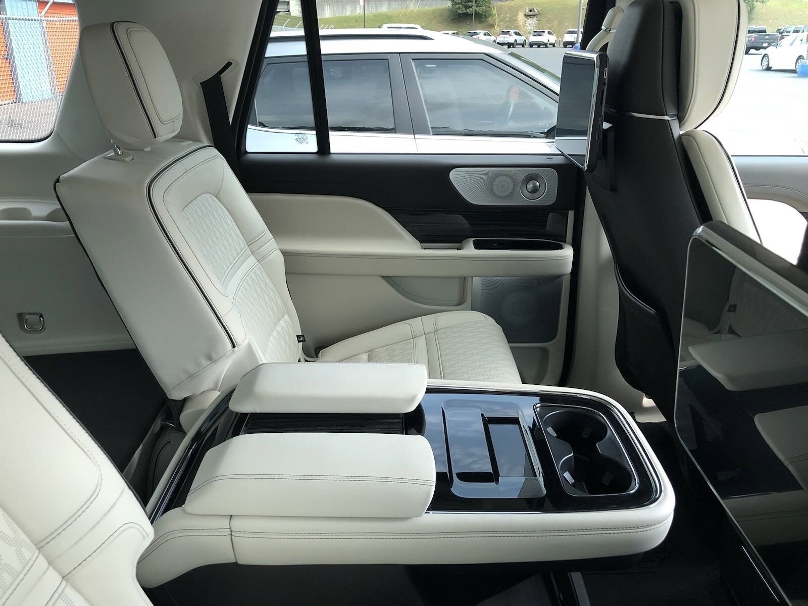 2022 Lincoln Navigator L Black Label