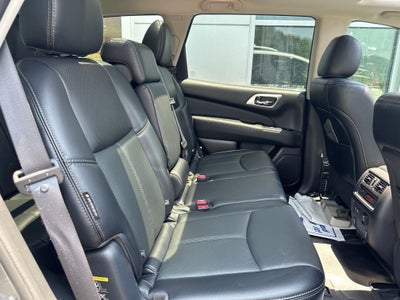 2020 Nissan Pathfinder Platinum