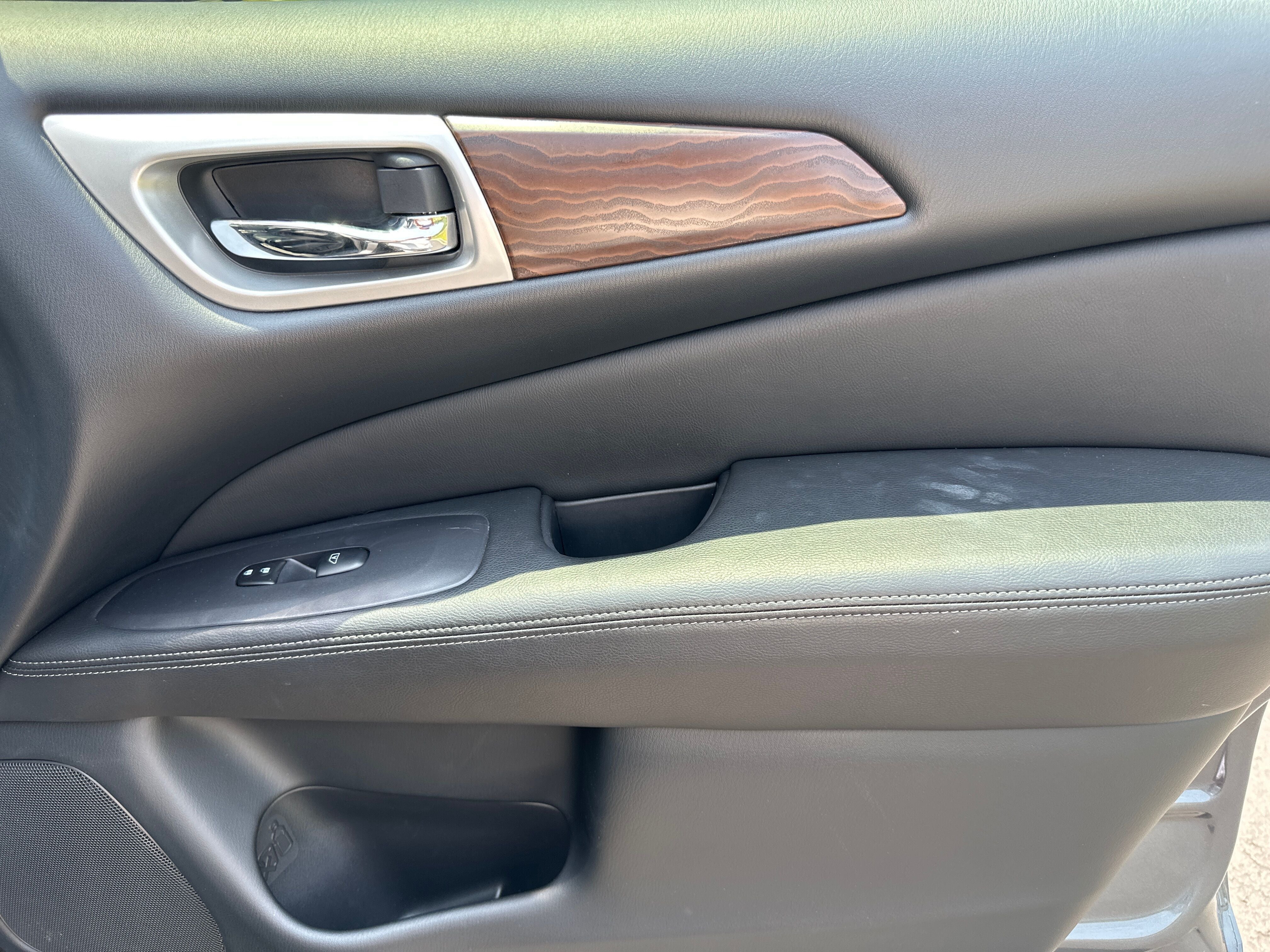 2020 Nissan Pathfinder Platinum