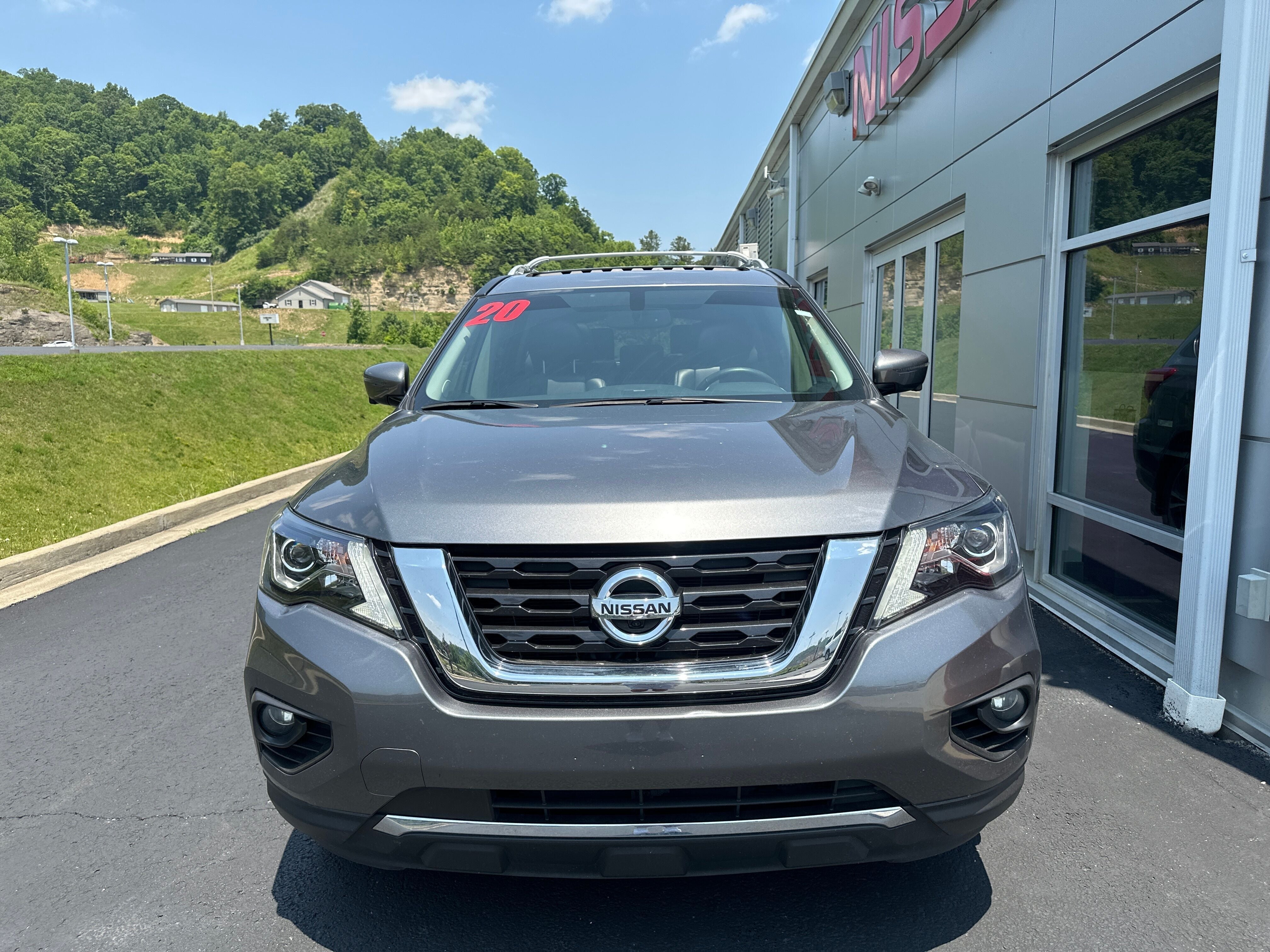 2020 Nissan Pathfinder Platinum