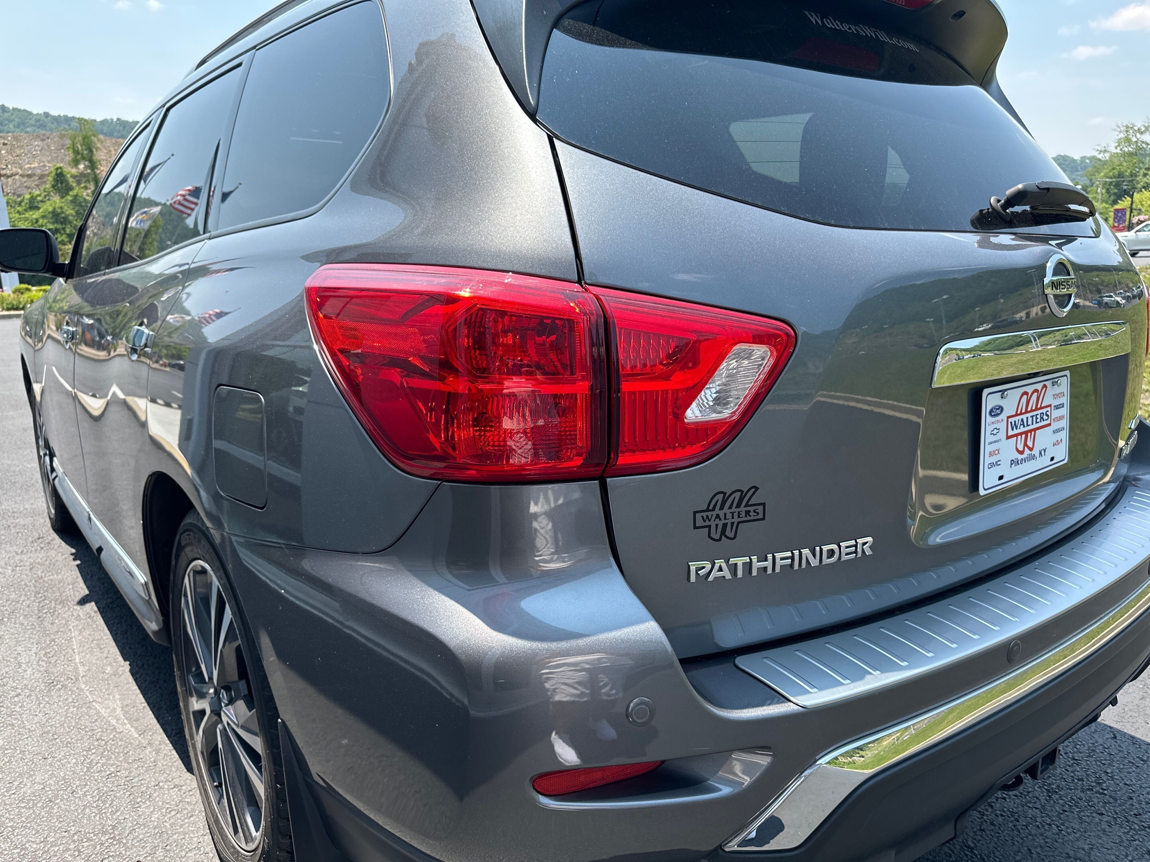 2020 Nissan Pathfinder Platinum