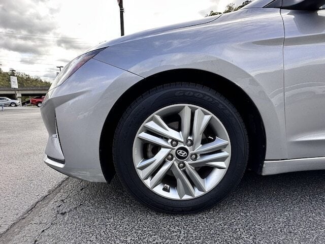 2020 Hyundai ELANTRA Base