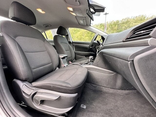 2020 Hyundai ELANTRA Base