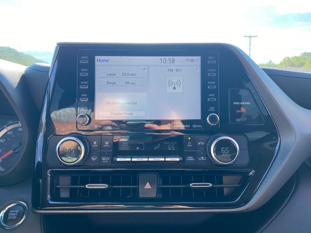 2022 Toyota Highlander LE