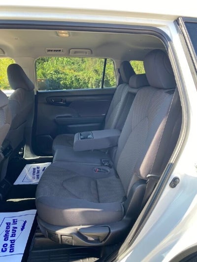 2022 Toyota Highlander LE