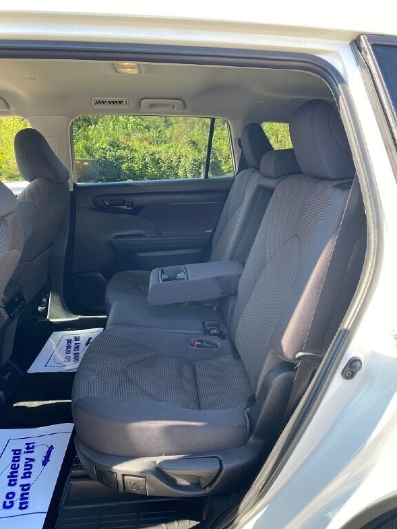 2022 Toyota Highlander LE