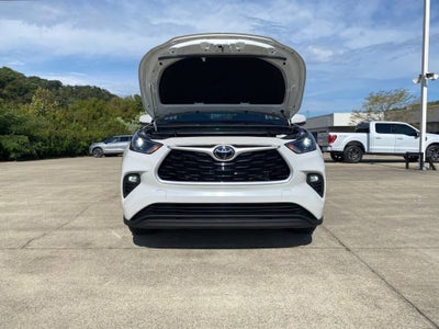 2022 Toyota Highlander LE