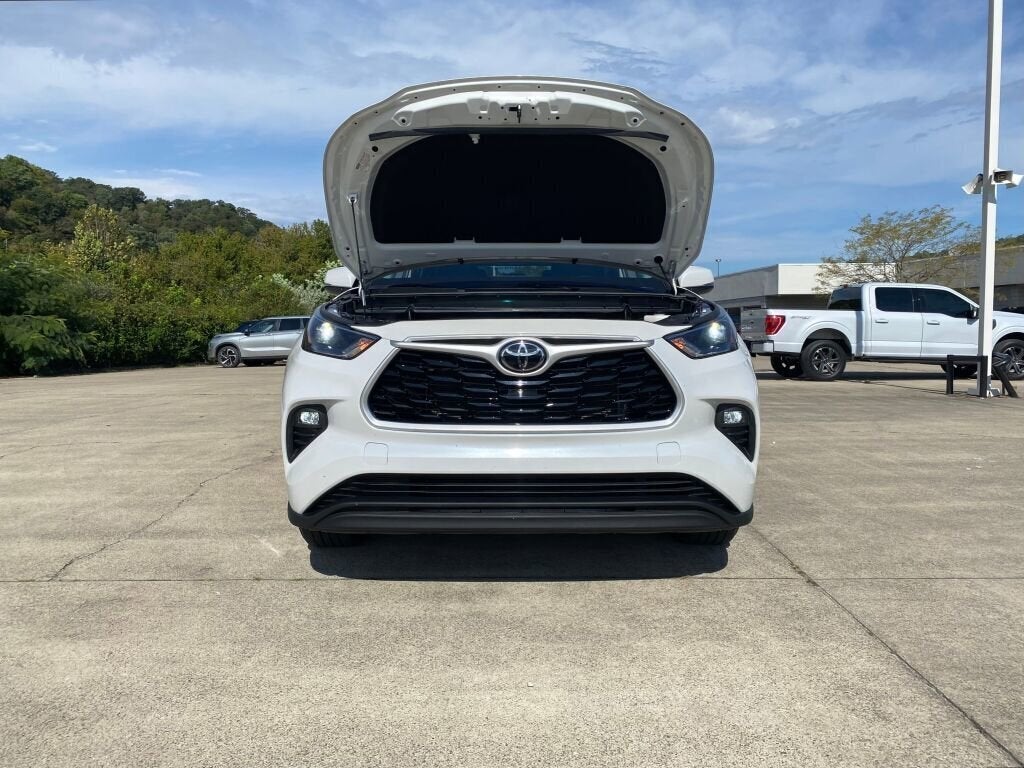 2022 Toyota Highlander LE
