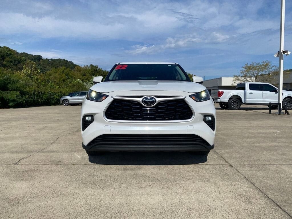 2022 Toyota Highlander LE