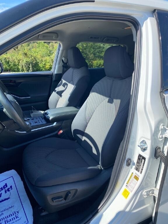 2022 Toyota Highlander LE