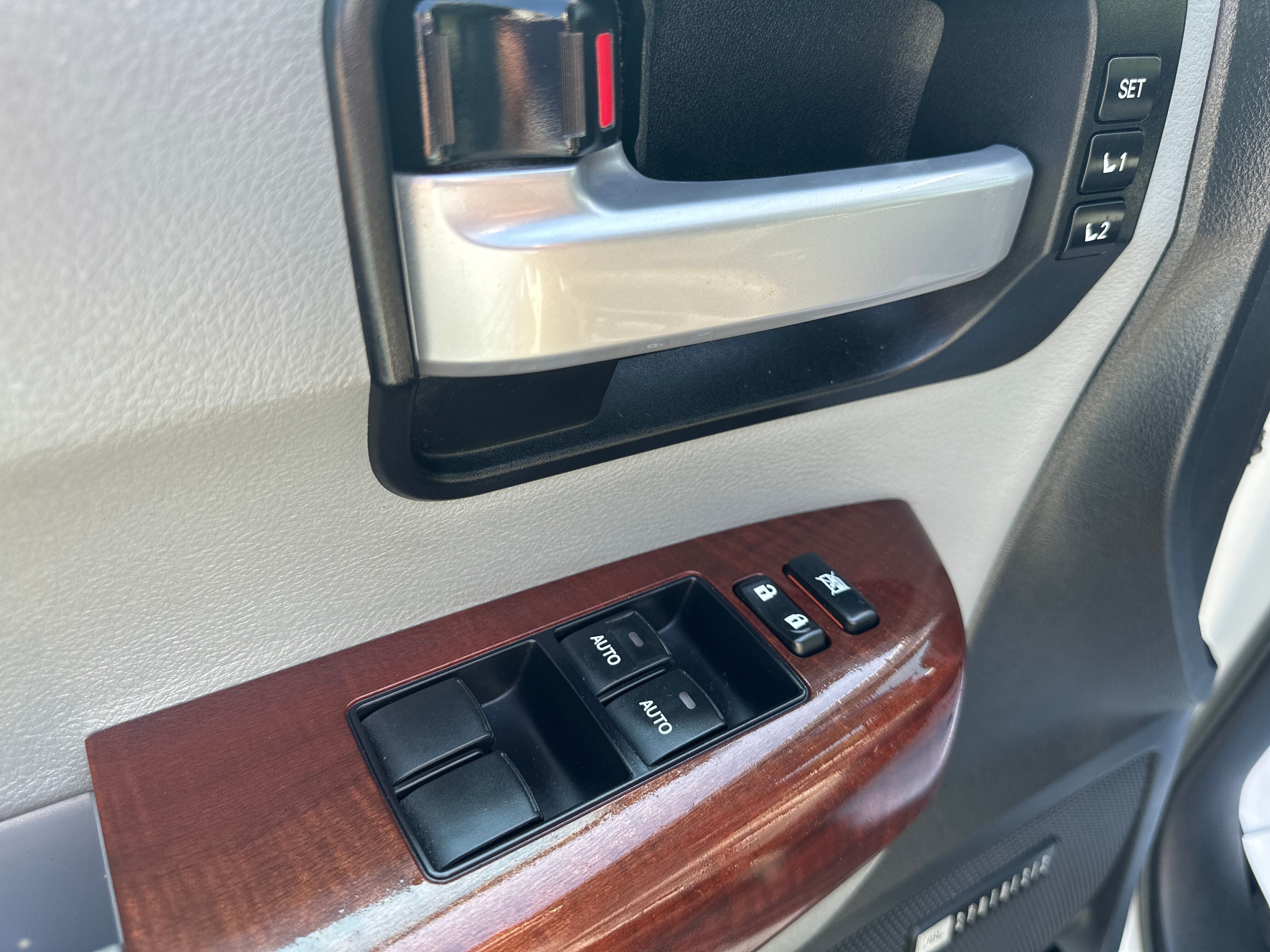 2013 Toyota Sequoia Platinum