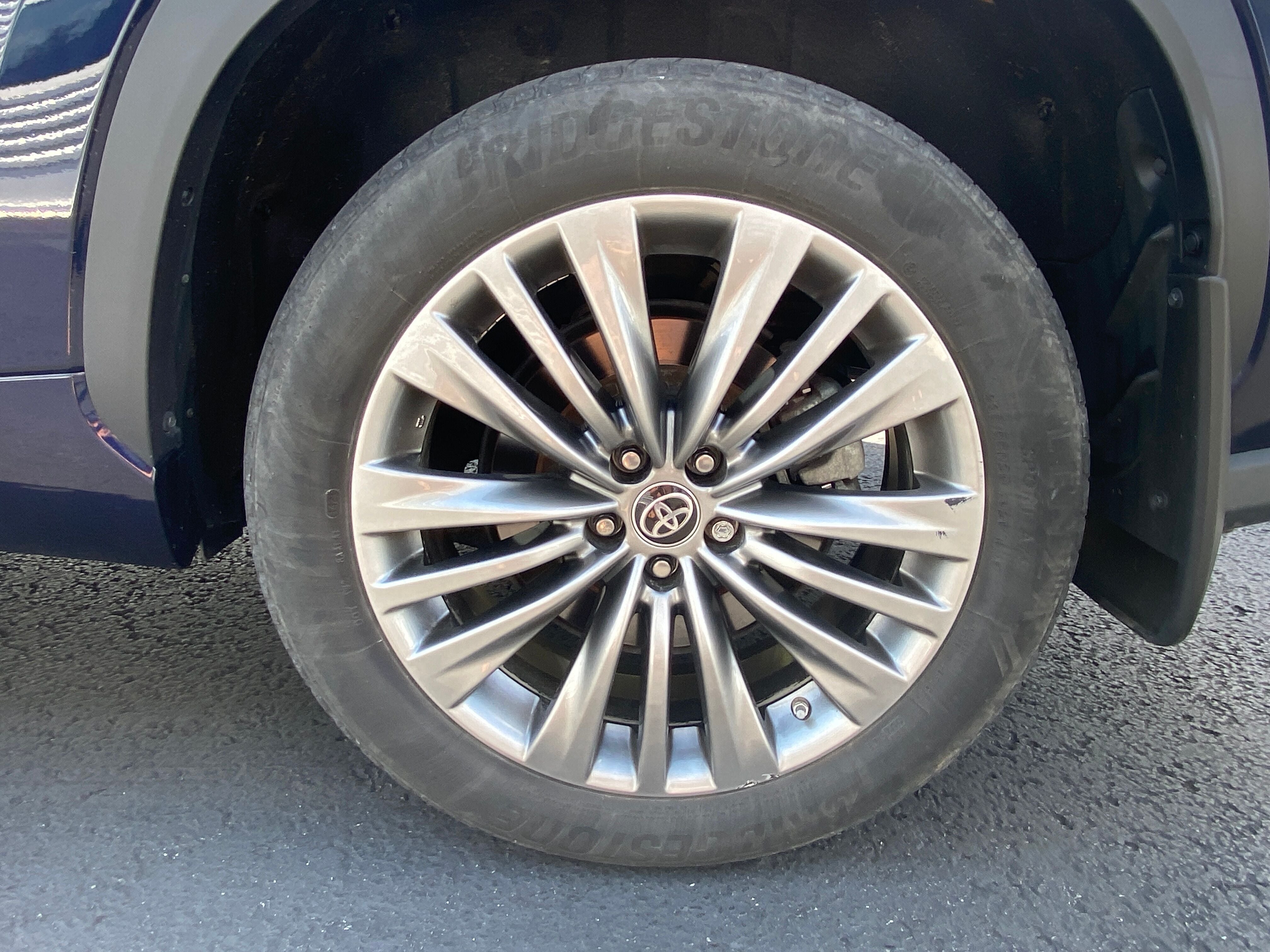 2021 Toyota Highlander Hybrid Platinum