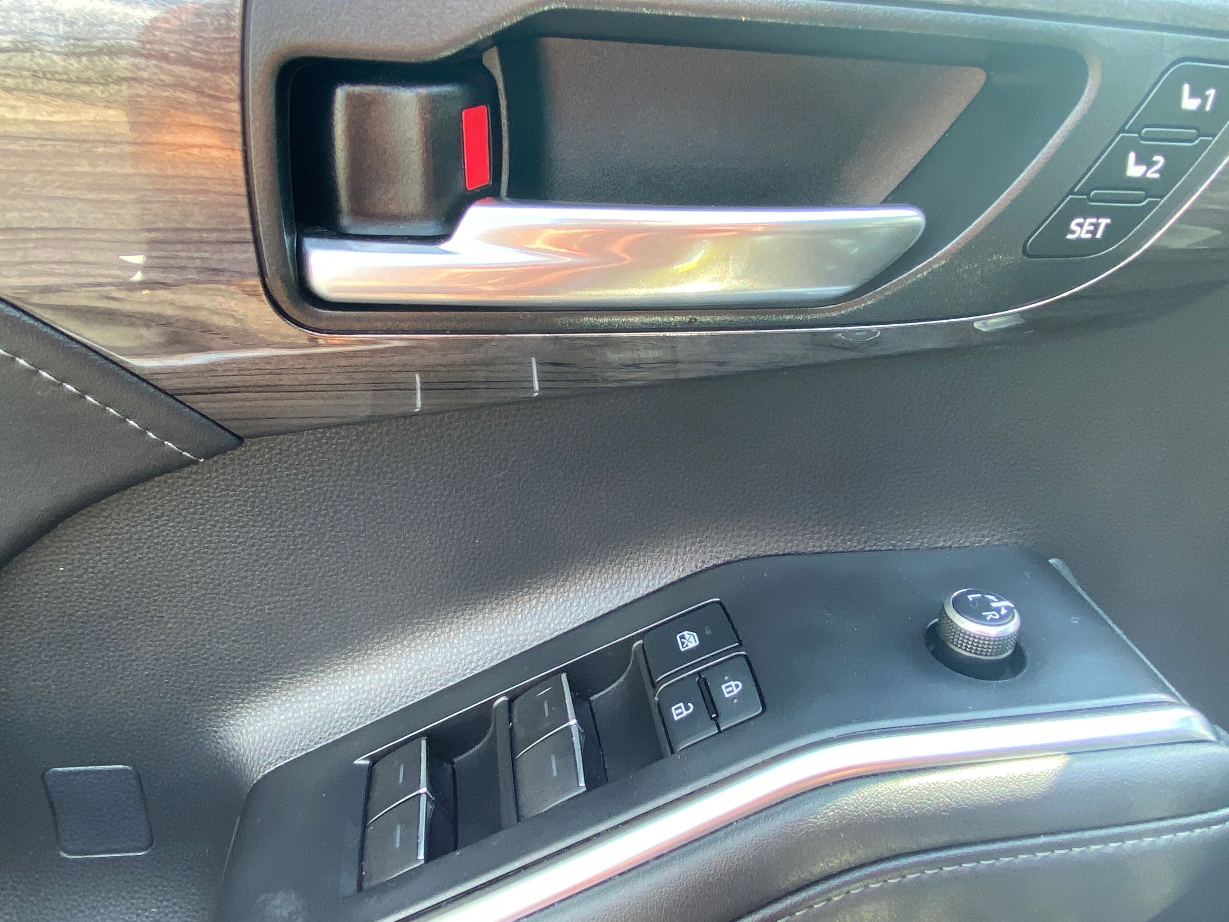 2021 Toyota Highlander Hybrid Platinum