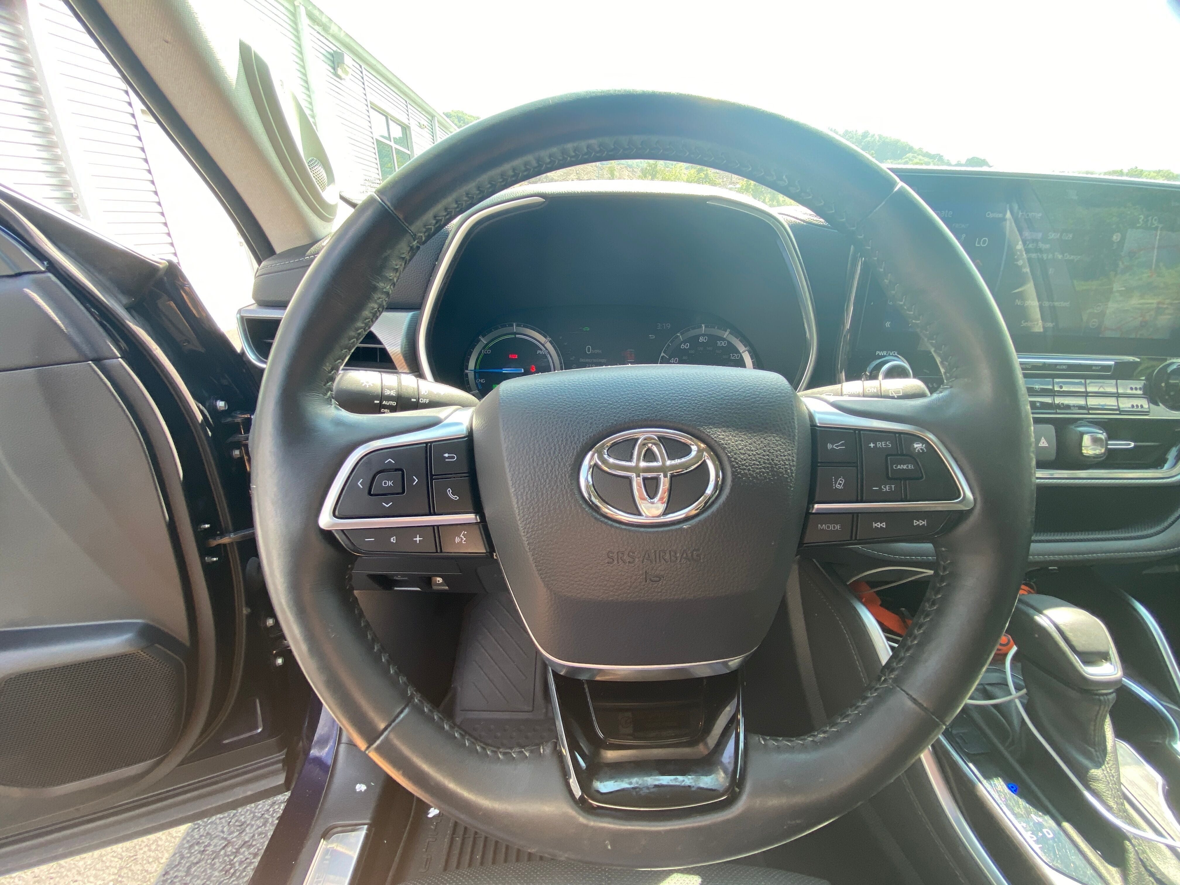 2021 Toyota Highlander Hybrid Platinum