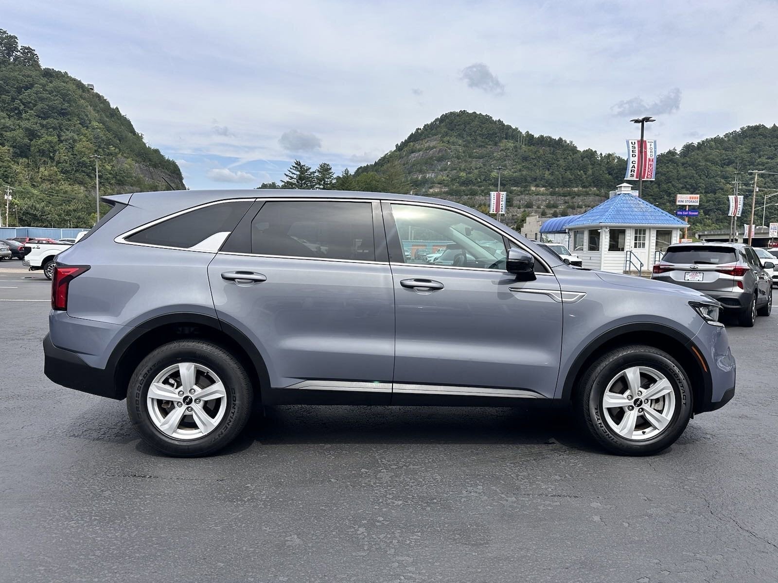 2022 Kia Sorento LX