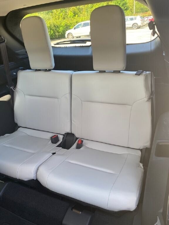 2023 Mitsubishi Outlander Base