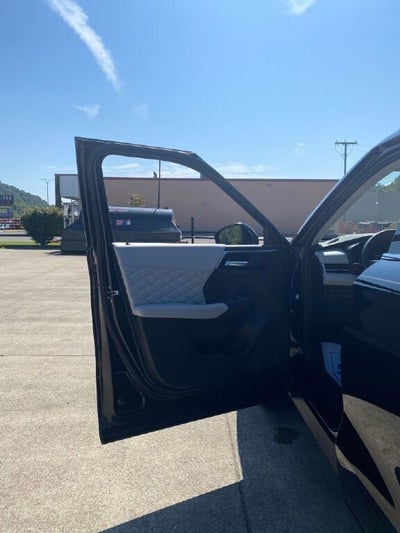 2023 Mitsubishi Outlander Base