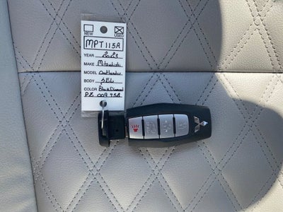 2023 Mitsubishi Outlander Base