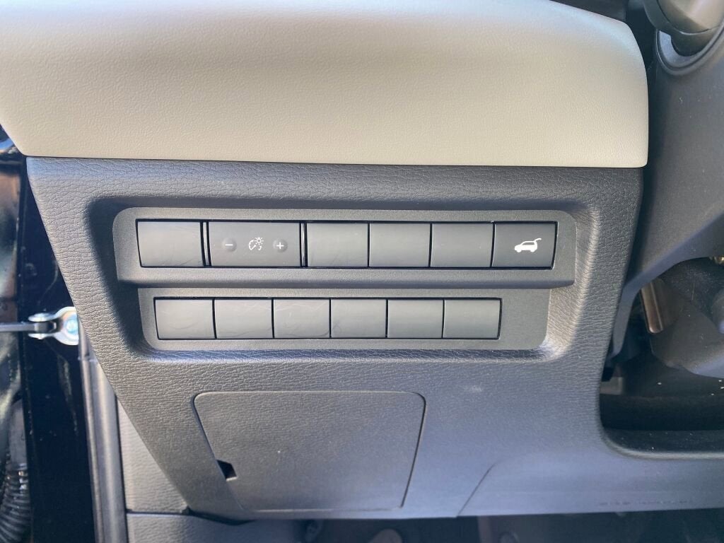 2023 Mitsubishi Outlander Base