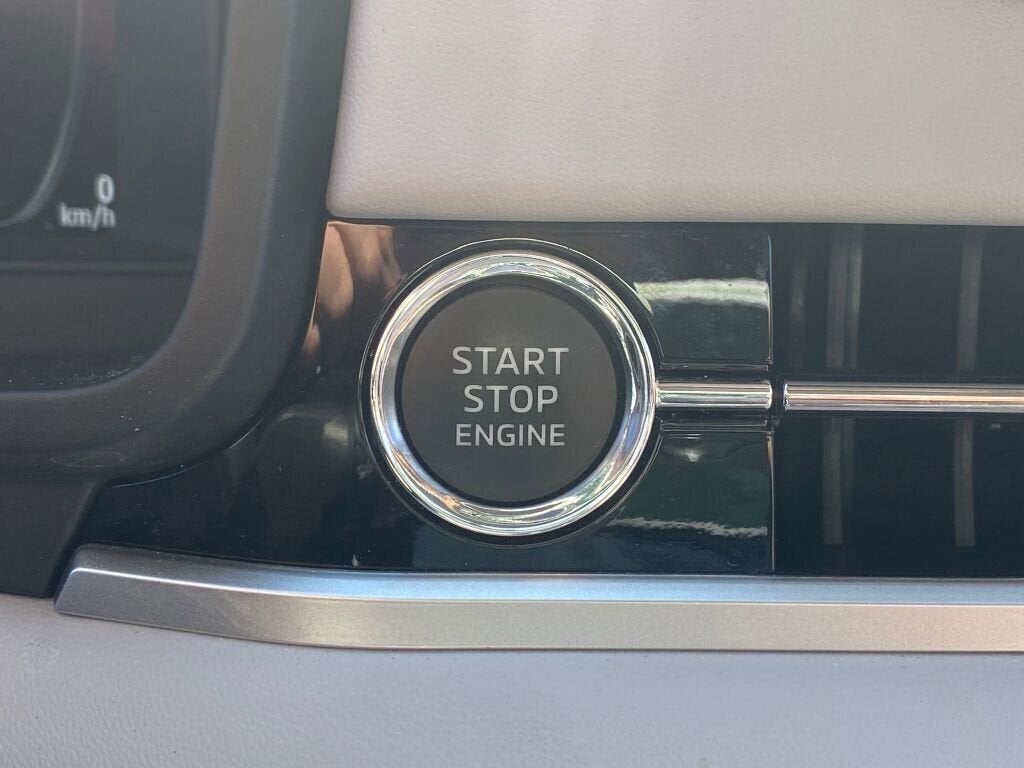 2023 Mitsubishi Outlander Base