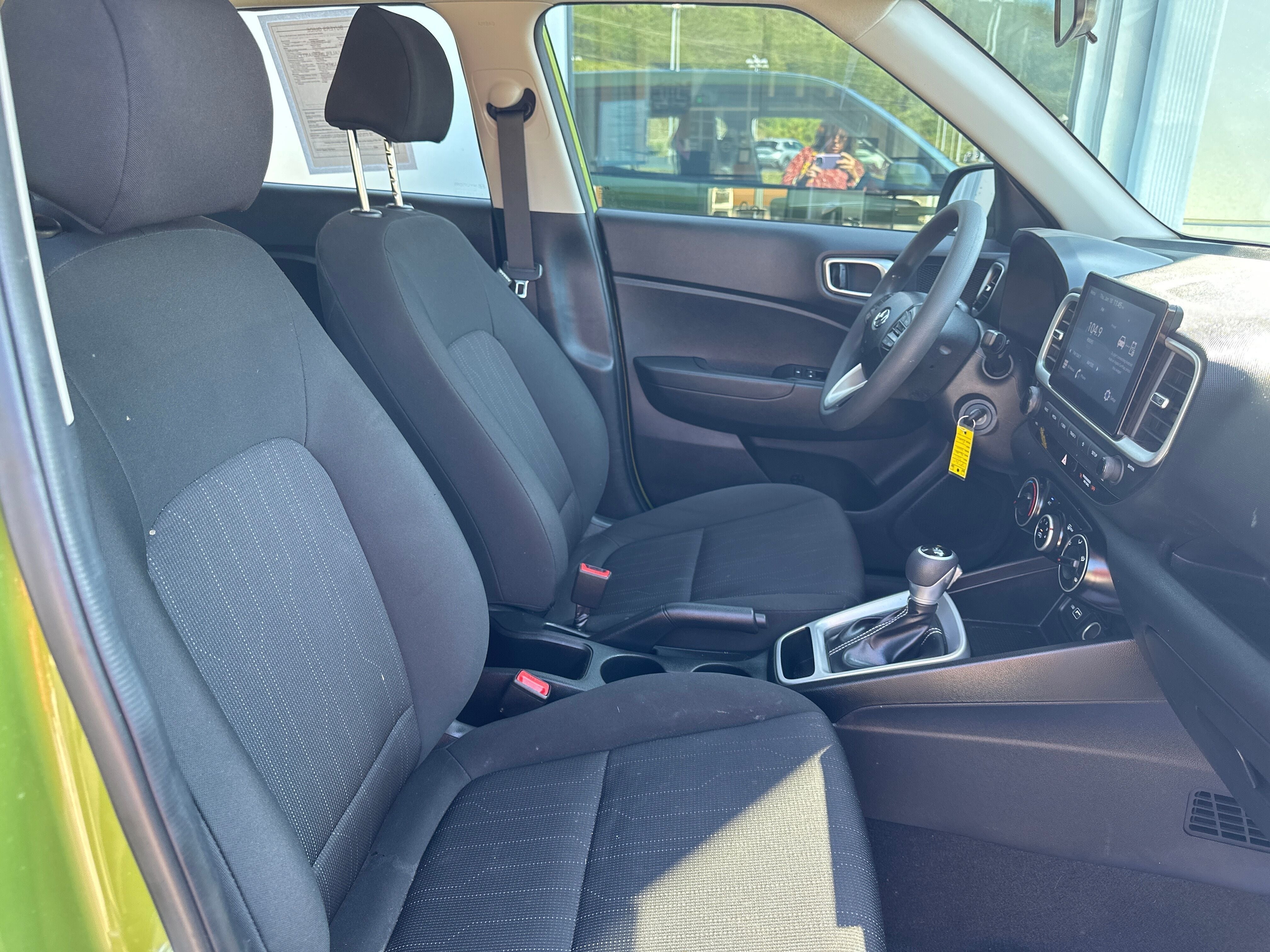 2022 Hyundai VENUE SE