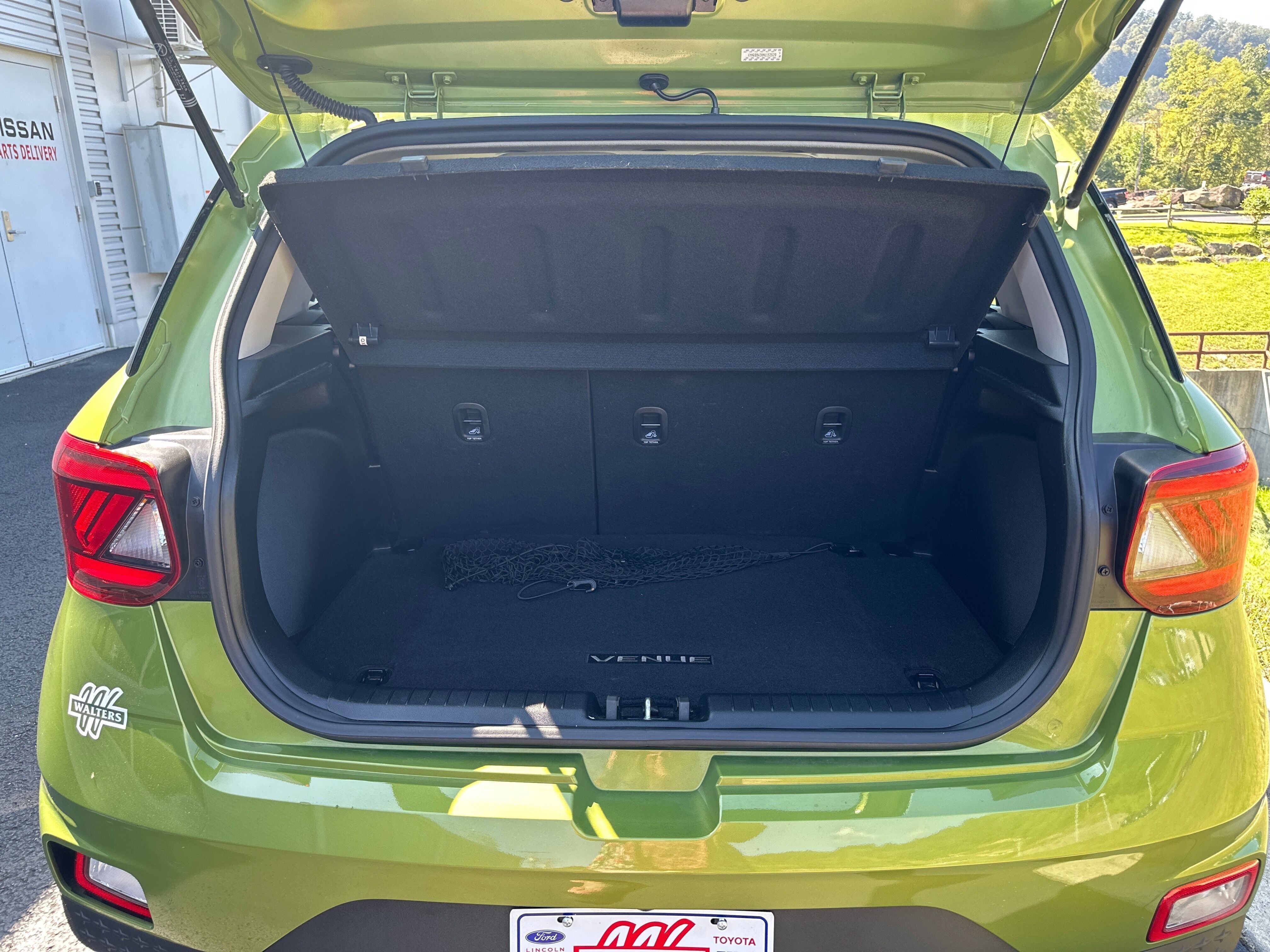 2022 Hyundai VENUE SE