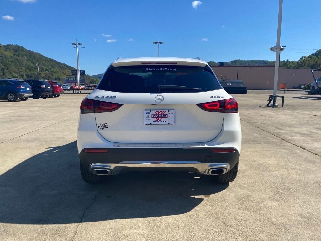 2021 Mercedes-Benz GLA Base